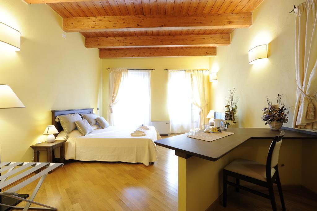 Piazza Azuni 18 Guest House Sassari Eksteriør billede