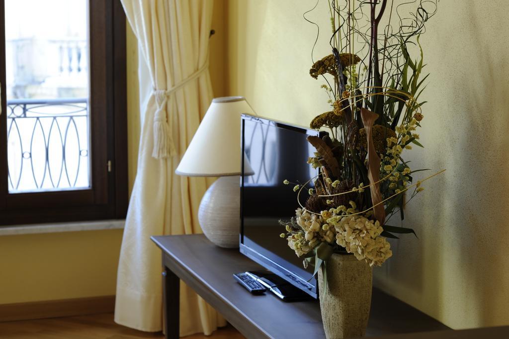 Piazza Azuni 18 Guest House Sassari Eksteriør billede