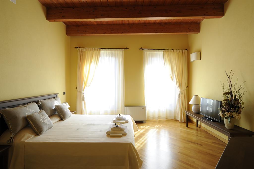 Piazza Azuni 18 Guest House Sassari Eksteriør billede