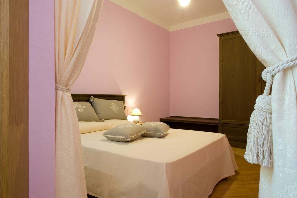 Piazza Azuni 18 Guest House Sassari Værelse billede